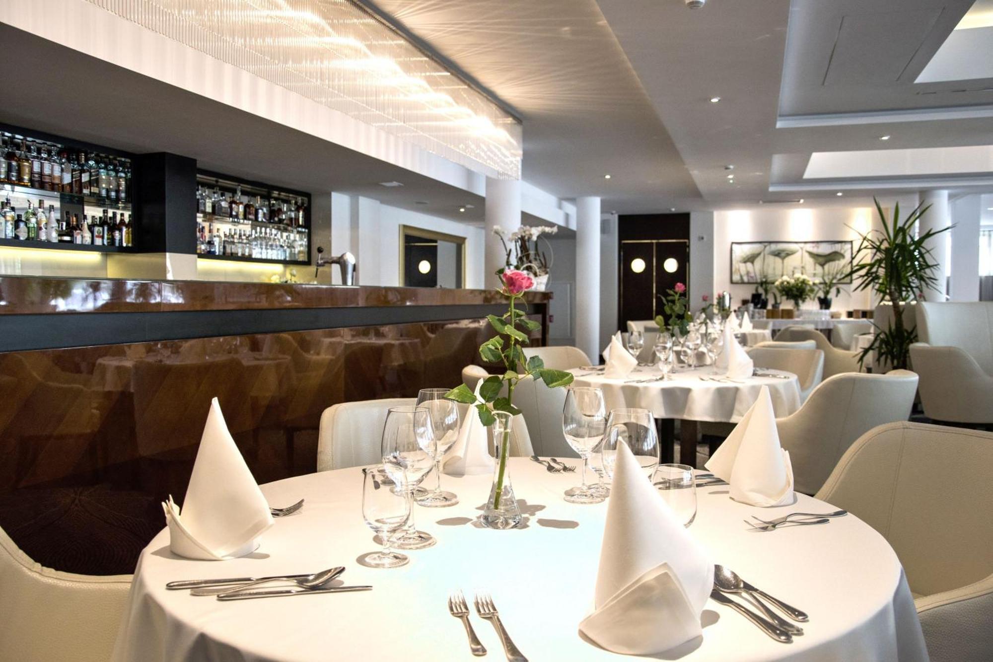 그랜드 루비치 우즈드로비스코 우스트카 호텔 외부 사진 Restaurant "Schiff"