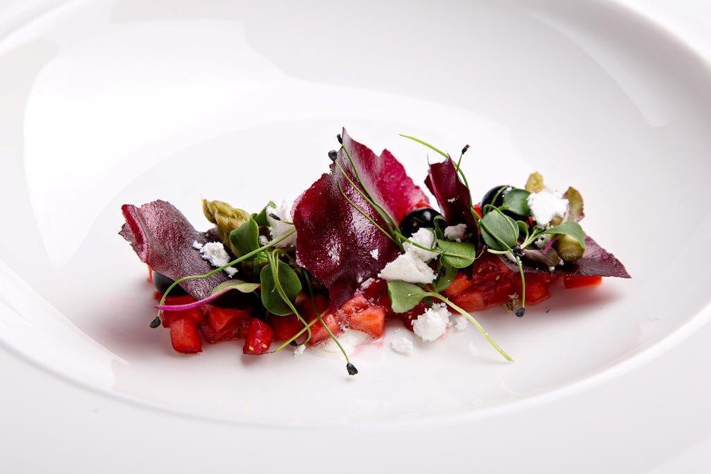 그랜드 루비치 우즈드로비스코 우스트카 호텔 외부 사진 A salad prepared with microgreens