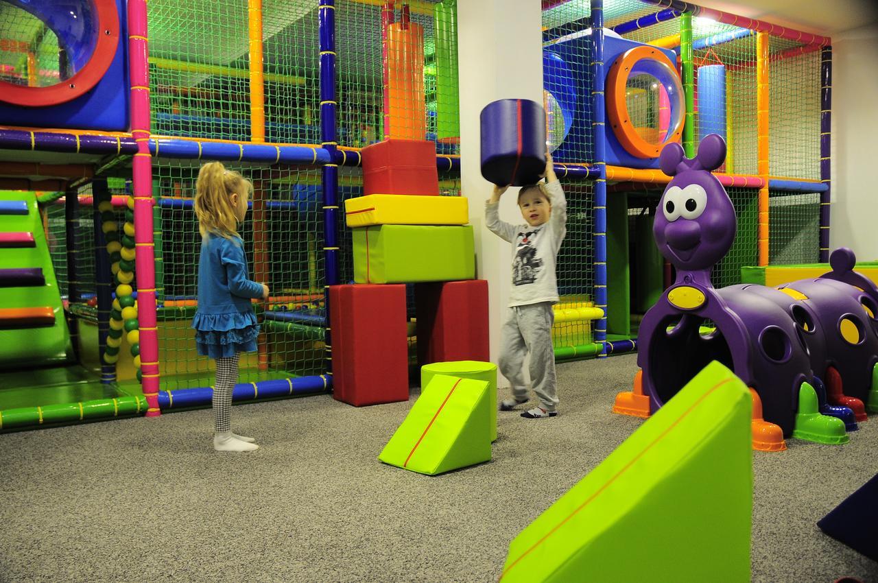 그랜드 루비치 우즈드로비스코 우스트카 호텔 외부 사진 Indoor playground in Germany