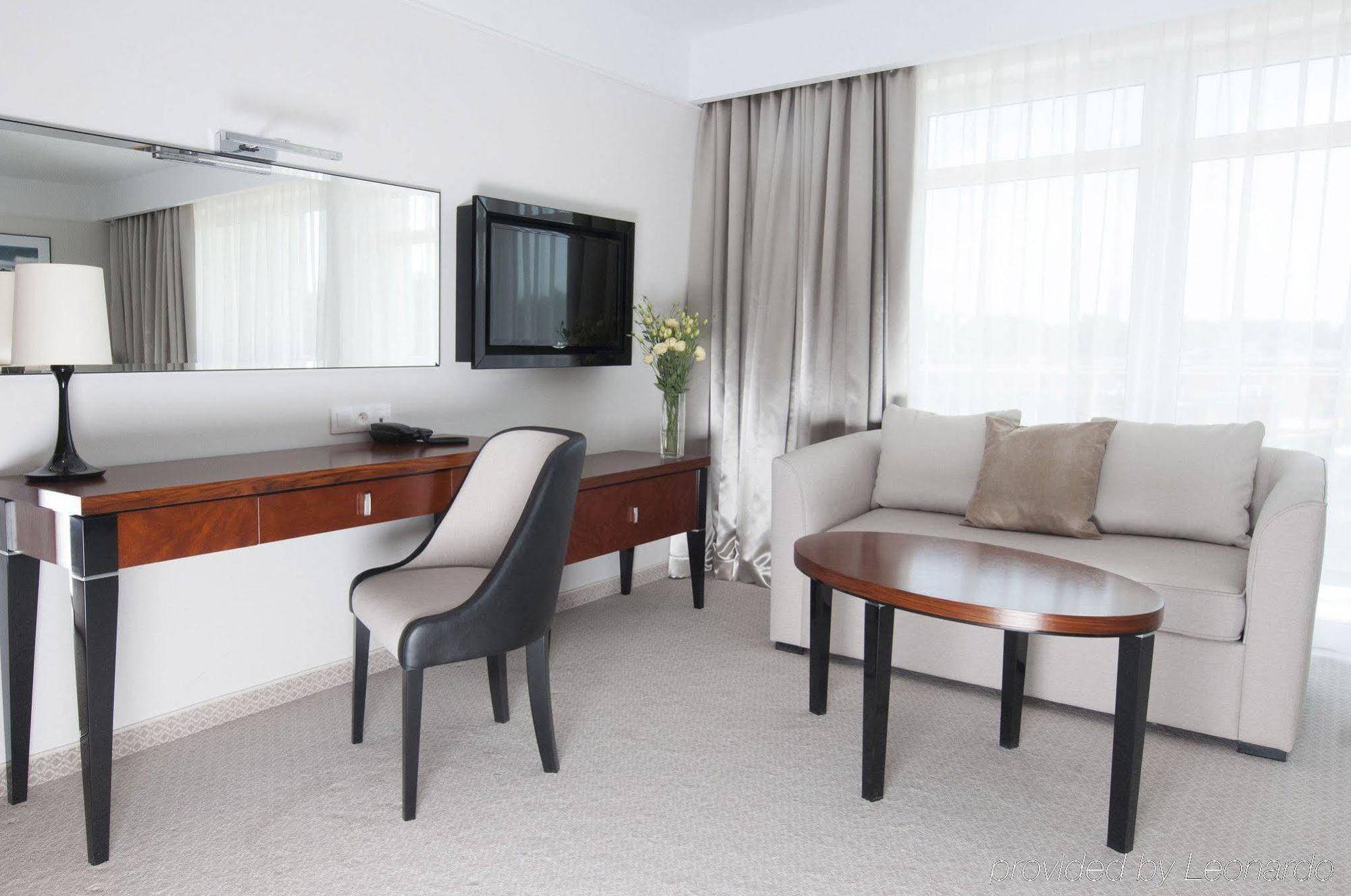 그랜드 루비치 우즈드로비스코 우스트카 호텔 외부 사진 A room at the hotel