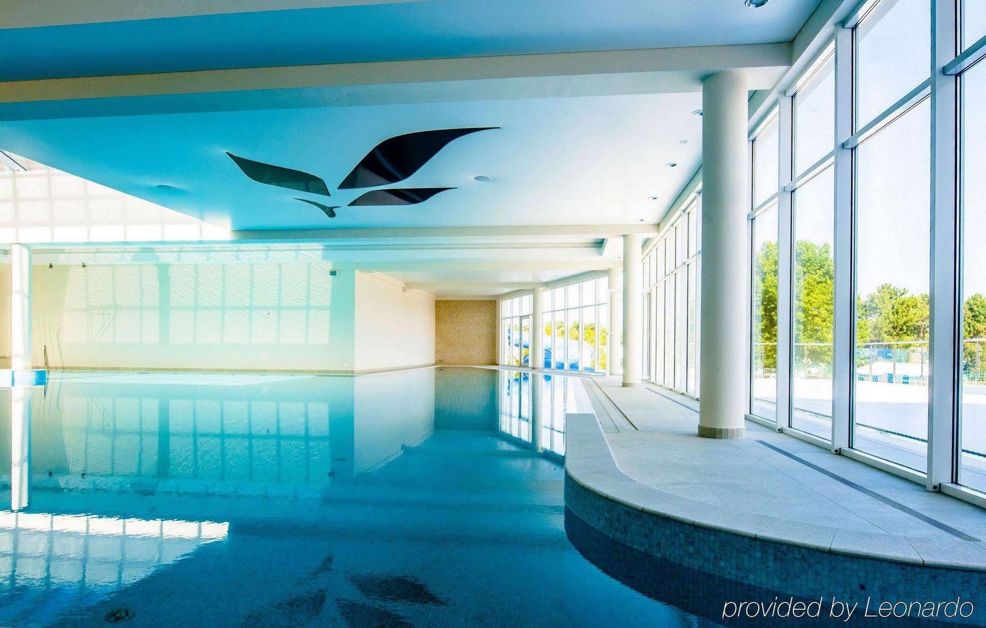 그랜드 루비치 우즈드로비스코 우스트카 호텔 외부 사진 The interior of the pool