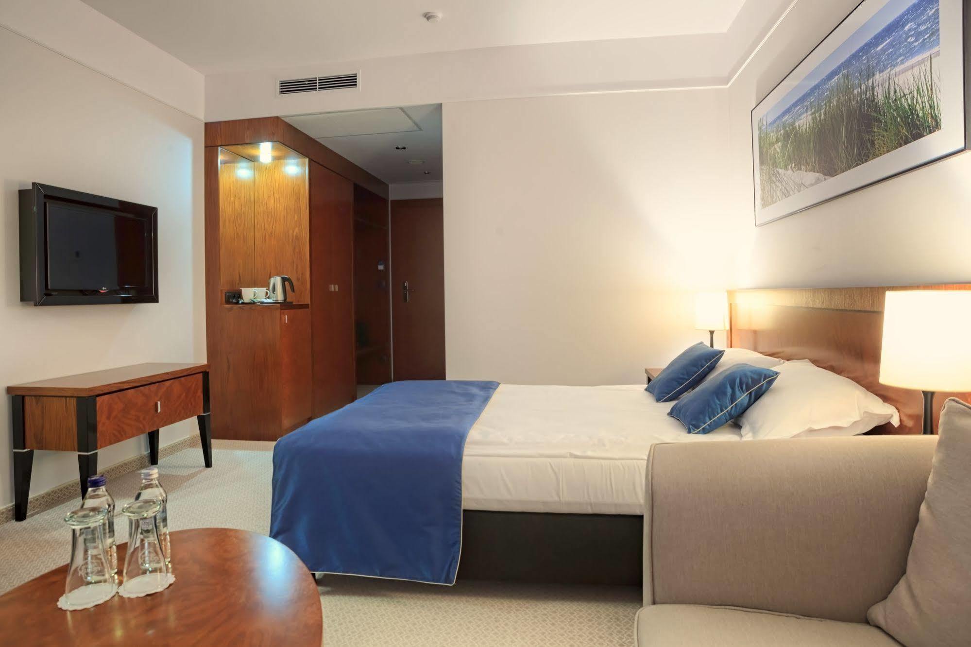 그랜드 루비치 우즈드로비스코 우스트카 호텔 외부 사진 A room at the hotel