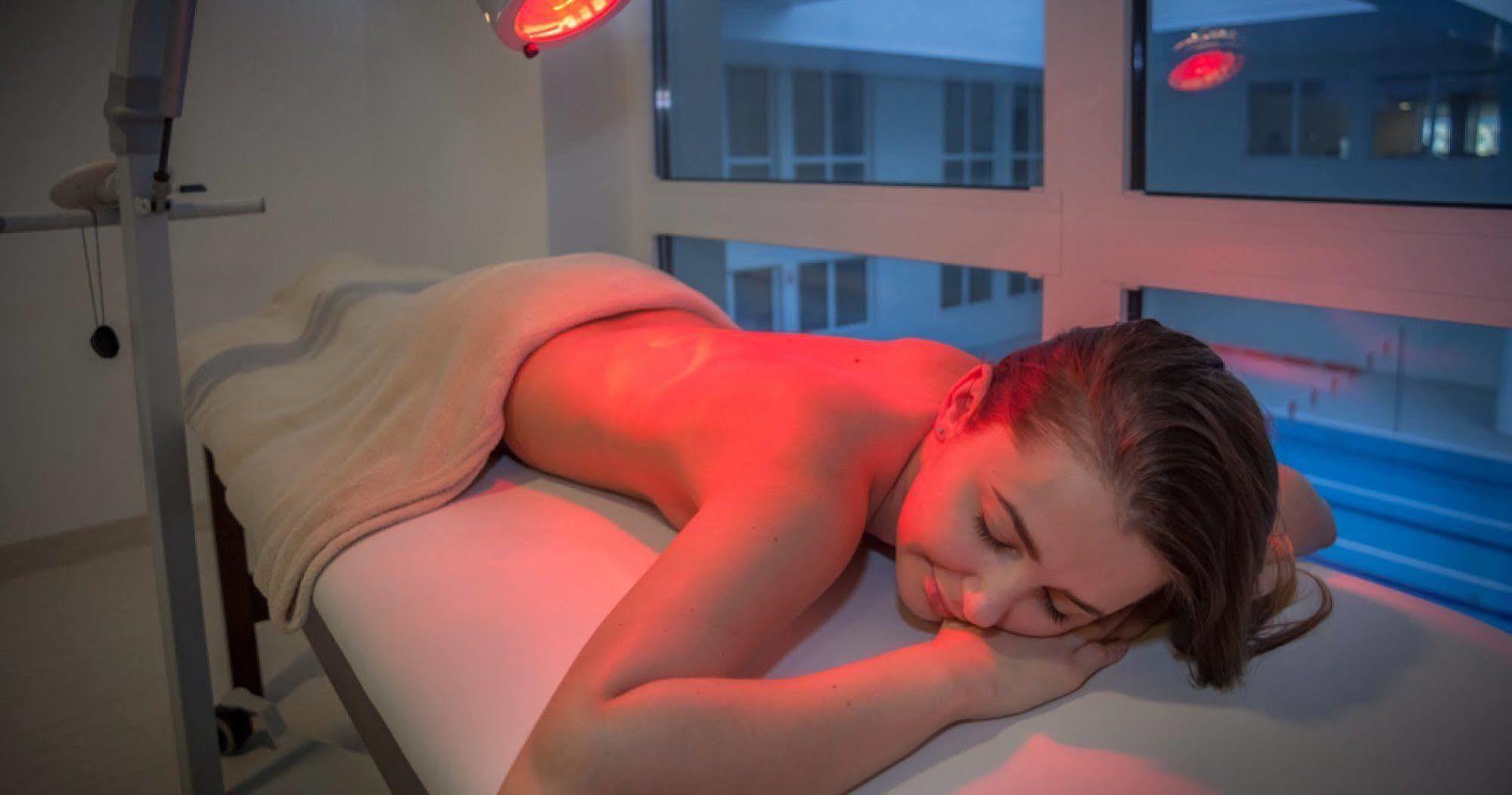그랜드 루비치 우즈드로비스코 우스트카 호텔 외부 사진 Infrared lamp treatment