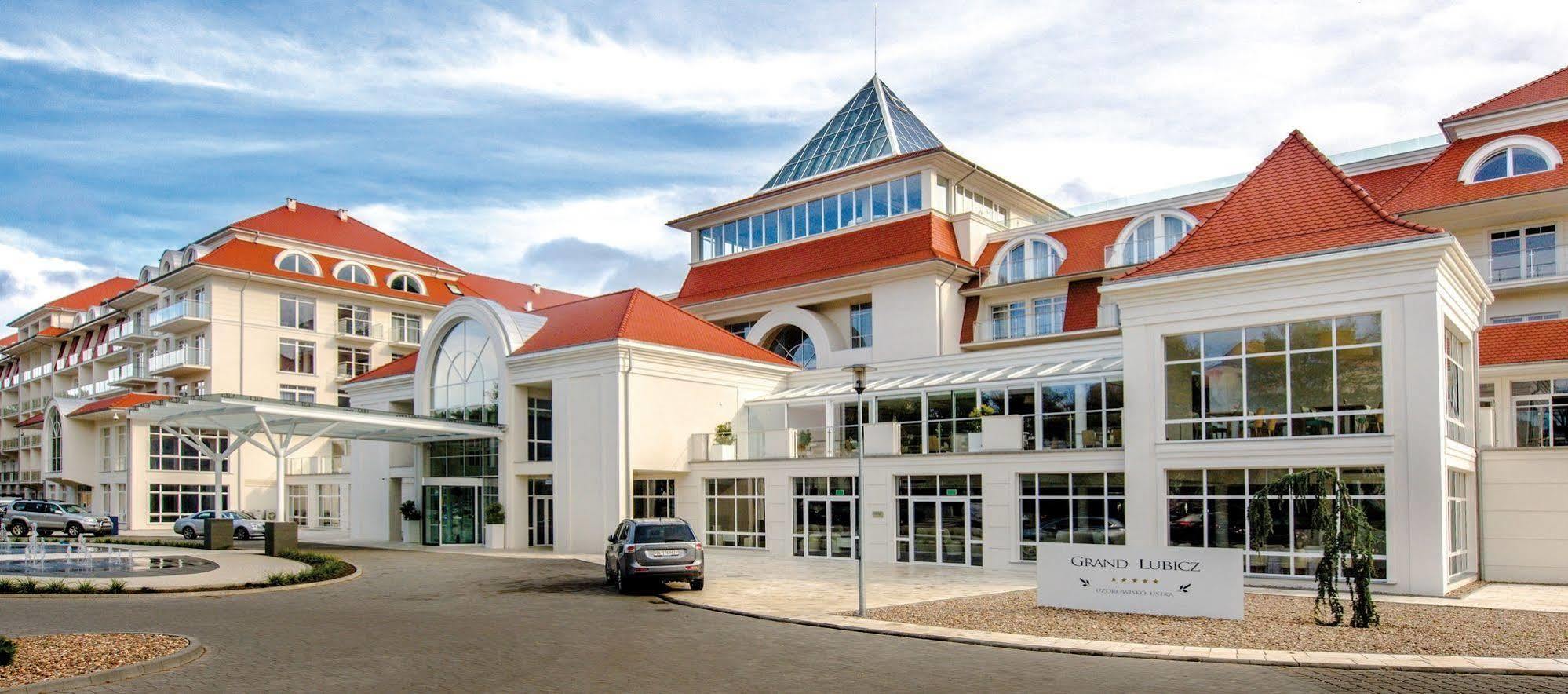 그랜드 루비치 우즈드로비스코 우스트카 호텔 외부 사진 Grand E-Hotel